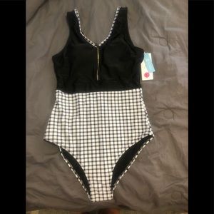 NWT black white zip front cupshe one piece large